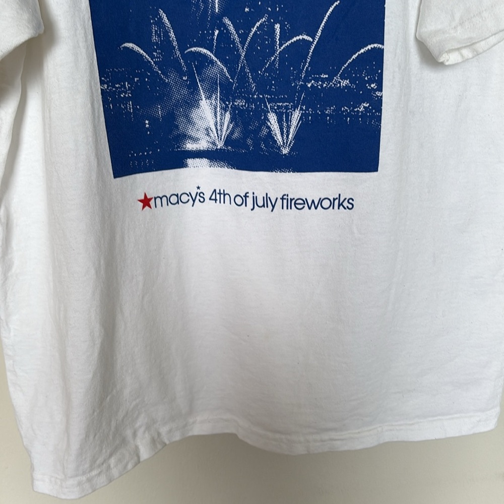 Macy’s 4th of July White Graphic Tee Unisex Large - Picture 3 of 8